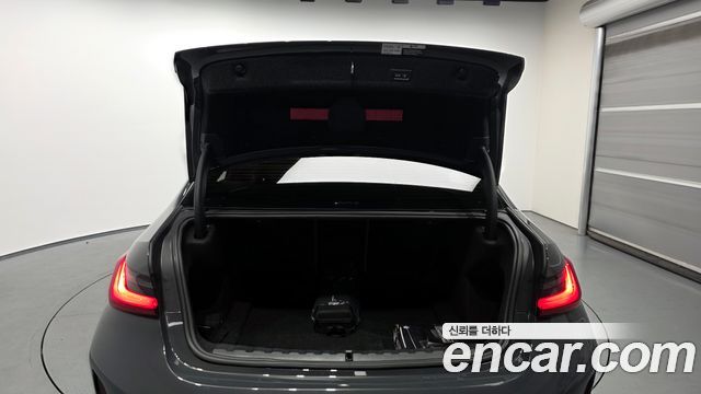 BMW 3-Series 2025 — photo 26