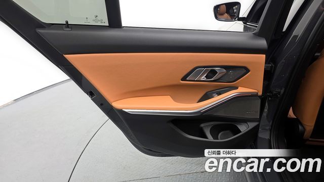 BMW 3-Series 2025 — photo 15