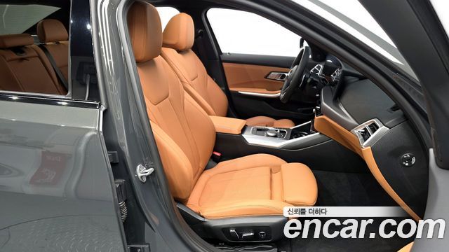 BMW 3-Series 2025 — photo 16