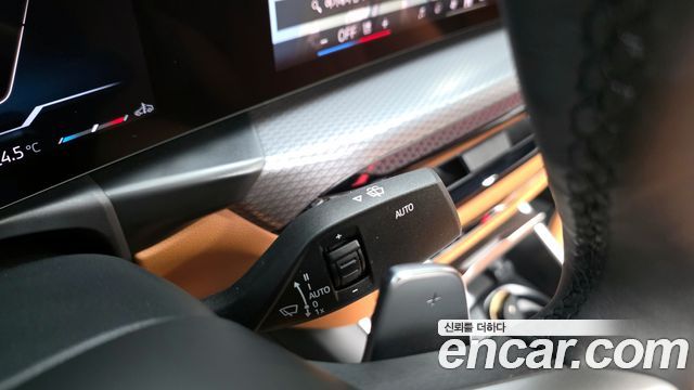 BMW 3-Series 2025 — photo 27