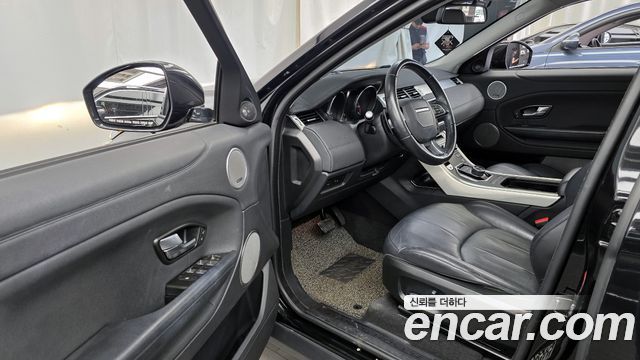 Land Rover Range Rover Evoque 2018 — photo 13