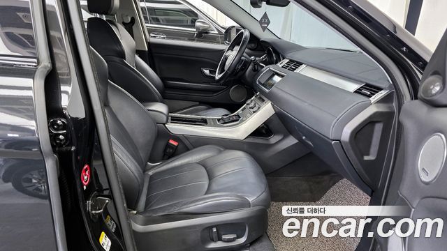Land Rover Range Rover Evoque 2018 — photo 16