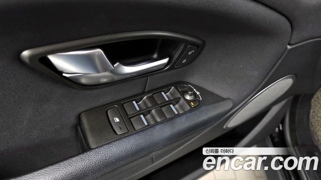 Land Rover Range Rover Evoque 2018 — photo 27