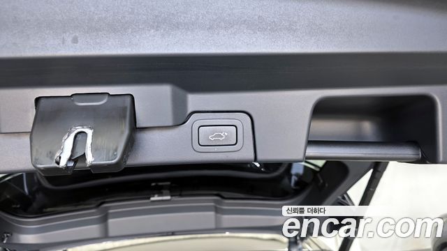 Land Rover Range Rover Evoque 2018 — photo 30