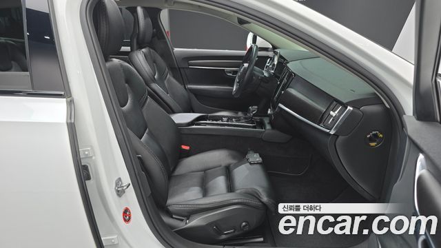 Volvo V90 2017 — photo 11