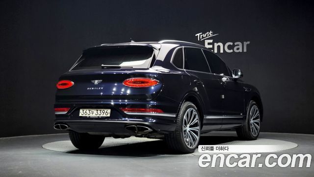 Bentley Bentayga 2022 — photo 2