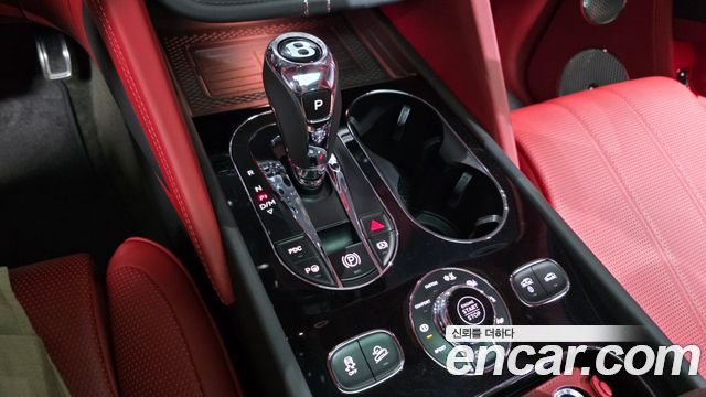 Bentley Bentayga 2022 — photo 9