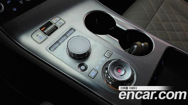 Genesis GV70 2025 — photo 12