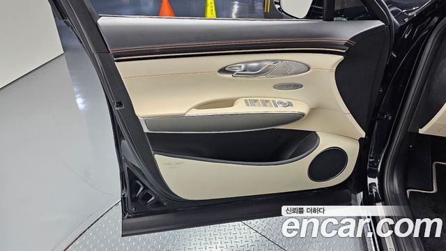 Genesis GV70 2025 — photo 14