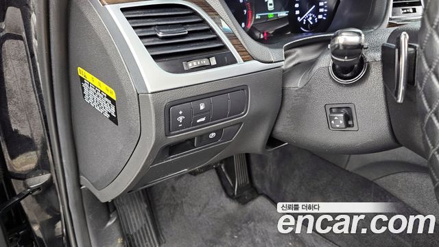 Genesis G80 2017 — photo 16