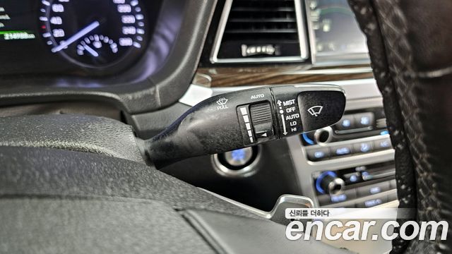 Genesis G80 2017 — photo 18