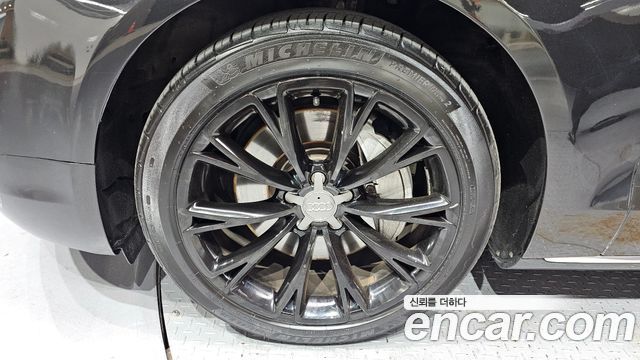 Audi A8 2013 — photo 5