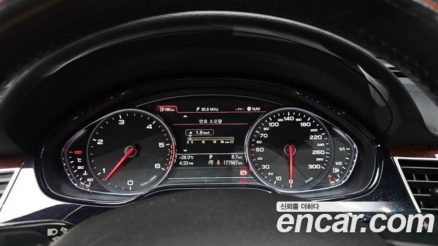 Audi A8 2013 — photo 8