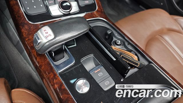 Audi A8 2013 — photo 9