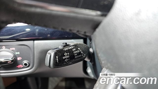 Audi A8 2013 — photo 18