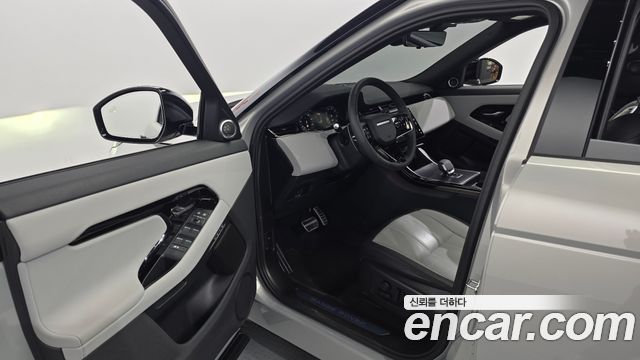 Land Rover Range Rover Evoque 2026 — photo 10