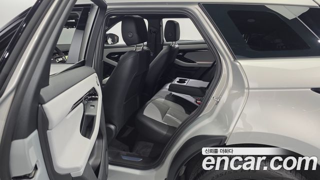 Land Rover Range Rover Evoque 2026 — photo 11