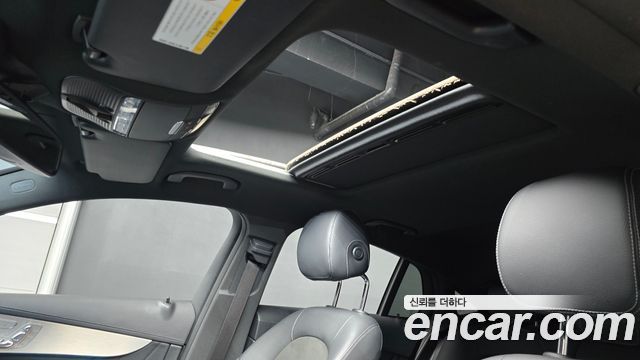 Mercedes-Benz GLC-Class 2019 — photo 28