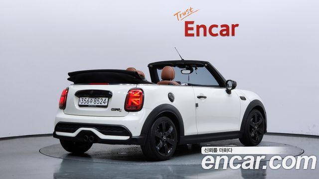 Mini Cooper Convertible 2022 — photo 2