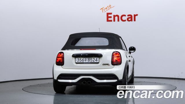 Mini Cooper Convertible 2022 — photo 4