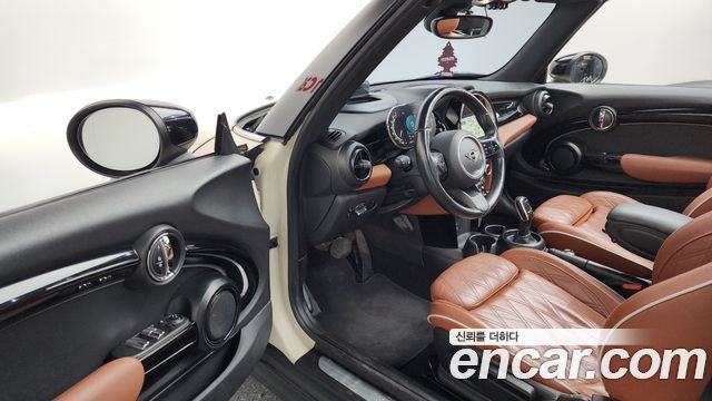 Mini Cooper Convertible 2022 — photo 13