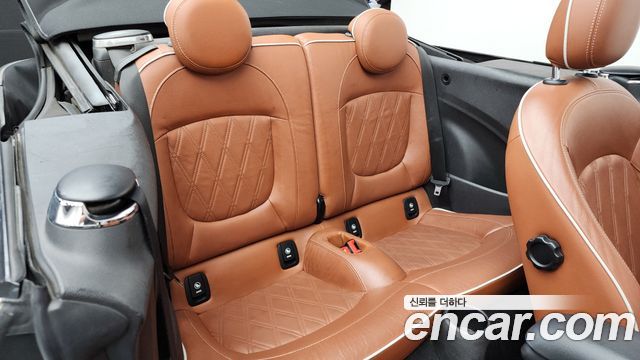 Mini Cooper Convertible 2022 — photo 17