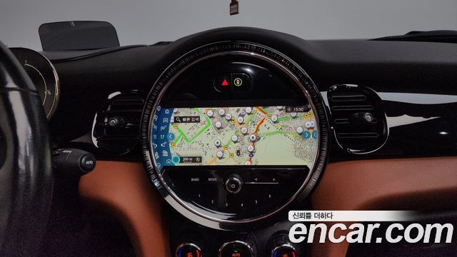 Mini Cooper Convertible 2022 — photo 18