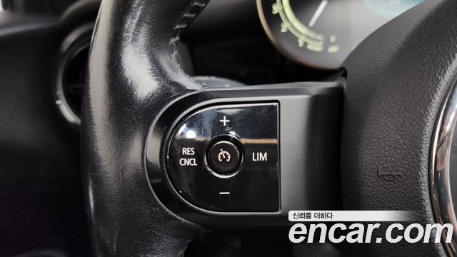 Mini Cooper Convertible 2022 — photo 24