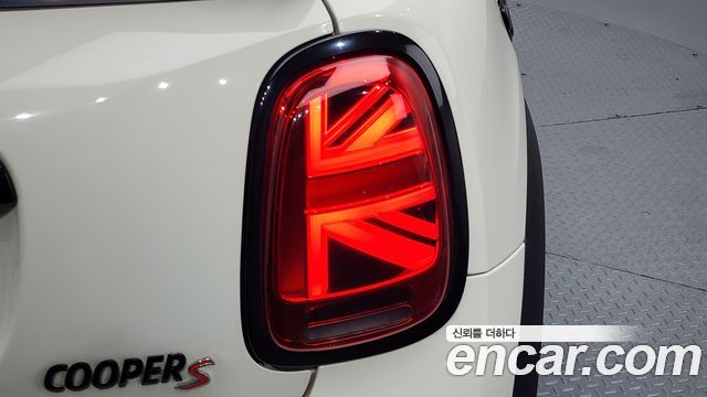 Mini Cooper Convertible 2022 — photo 9