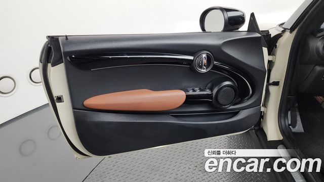Mini Cooper Convertible 2022 — photo 14