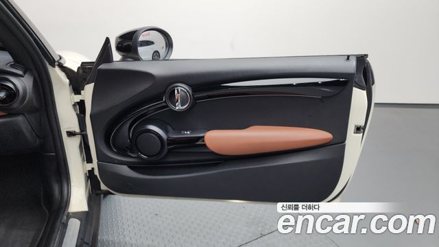 Mini Cooper Convertible 2022 — photo 15