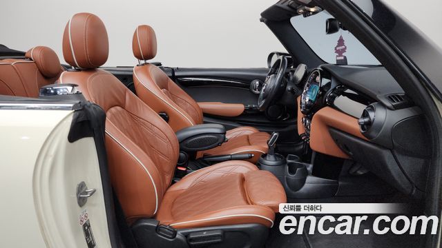 Mini Cooper Convertible 2022 — photo 16