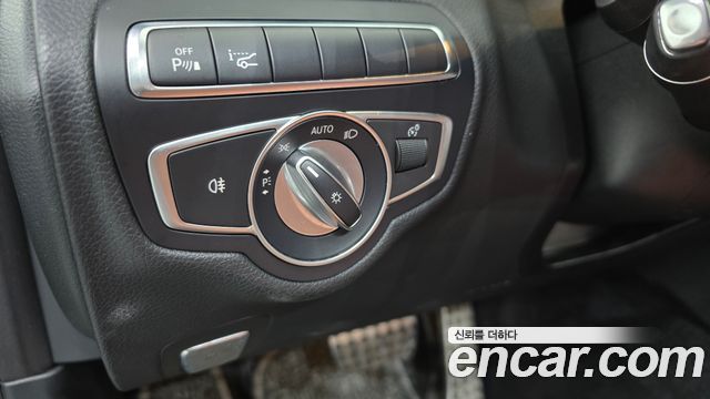 Mercedes-Benz C-Class 2017 — photo 16