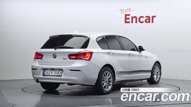 BMW 1-Series 2017 — photo 2