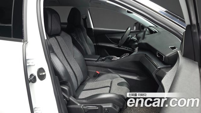 Peugeot 3008 2019 — photo 17