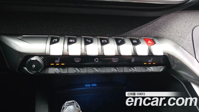 Peugeot 3008 2019 — photo 23