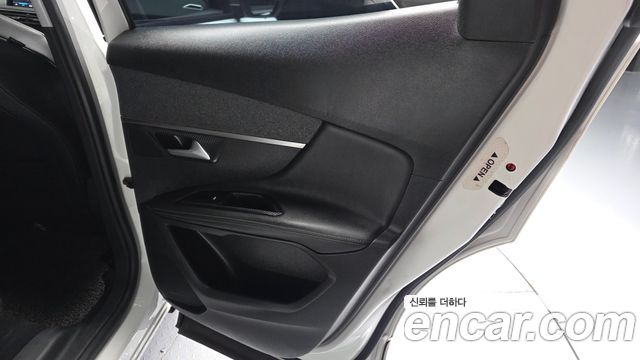 Peugeot 3008 2019 — photo 15