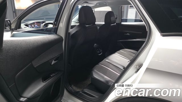 Peugeot 3008 2019 — photo 16