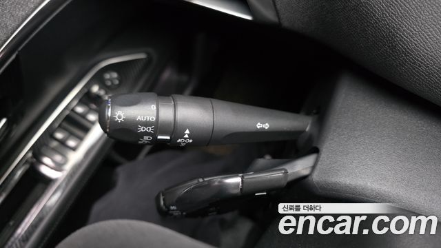 Peugeot 3008 2019 — photo 28