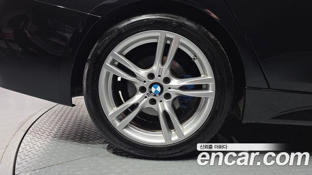 BMW 3-Series 2018 — photo 5