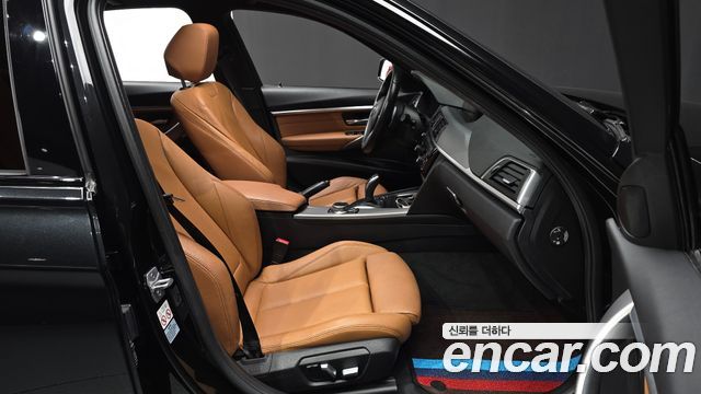 BMW 3-Series 2018 — photo 18