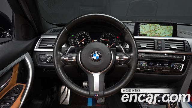 BMW 3-Series 2018 — photo 20