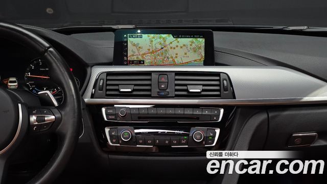 BMW 3-Series 2018 — photo 21