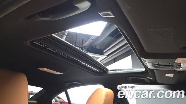 BMW 3-Series 2018 — photo 24