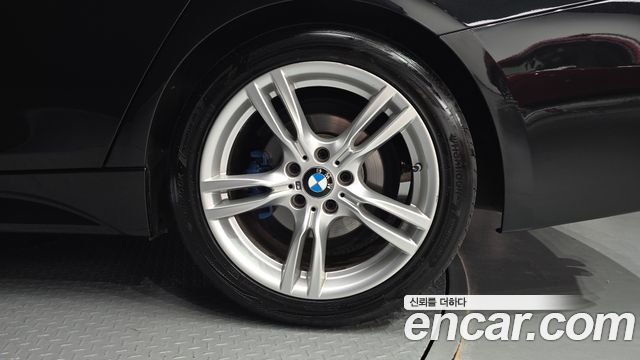 BMW 3-Series 2018 — photo 7
