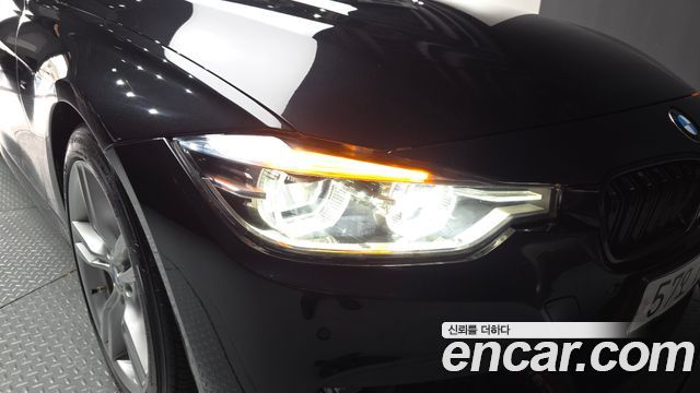BMW 3-Series 2018 — photo 8