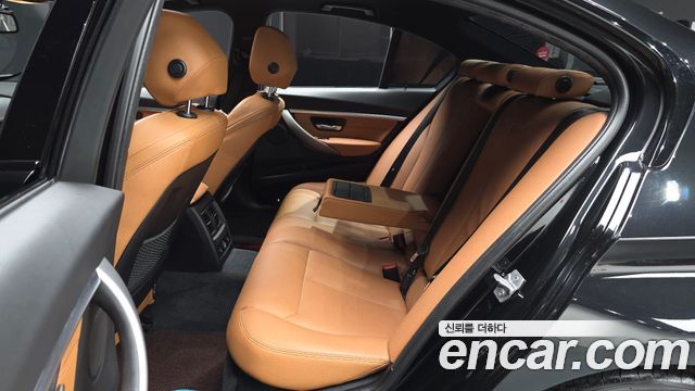 BMW 3-Series 2018 — photo 16