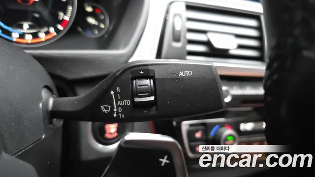 BMW 3-Series 2018 — photo 29