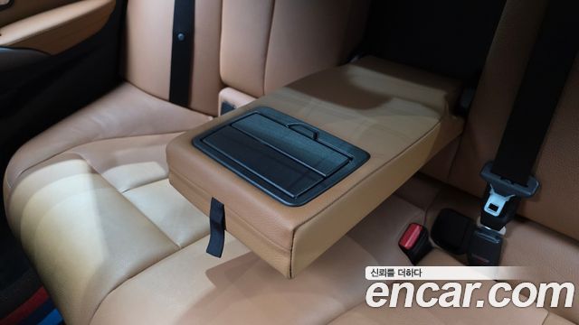 BMW 3-Series 2018 — photo 32