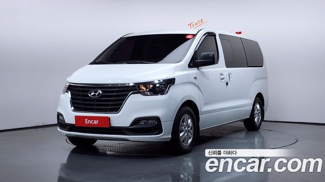 Hyundai Starex 2021 — photo 1